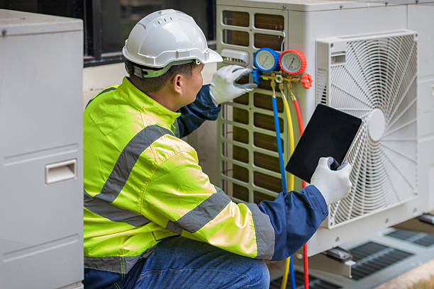 Professional Hvac technician working in Wildomar, CA